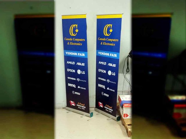 Trade show roll-up stands